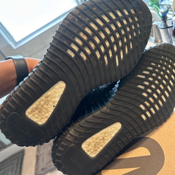 Yeezy Boost 350 V2 FU9006- Sz 10.5 - Picture 5 of 5